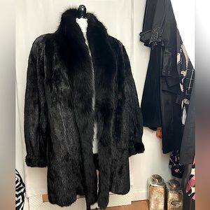 Luxurious Black Mink Coat - Vintage 80’s